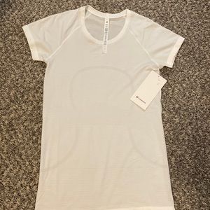 BRAND NEW Lululemon Swiftly Tech Short-Sleeve Shirt 2.0 White